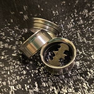 22mm 7/8" Sold as 2 sets both Batman and Superman Tunnels. (2 pair)